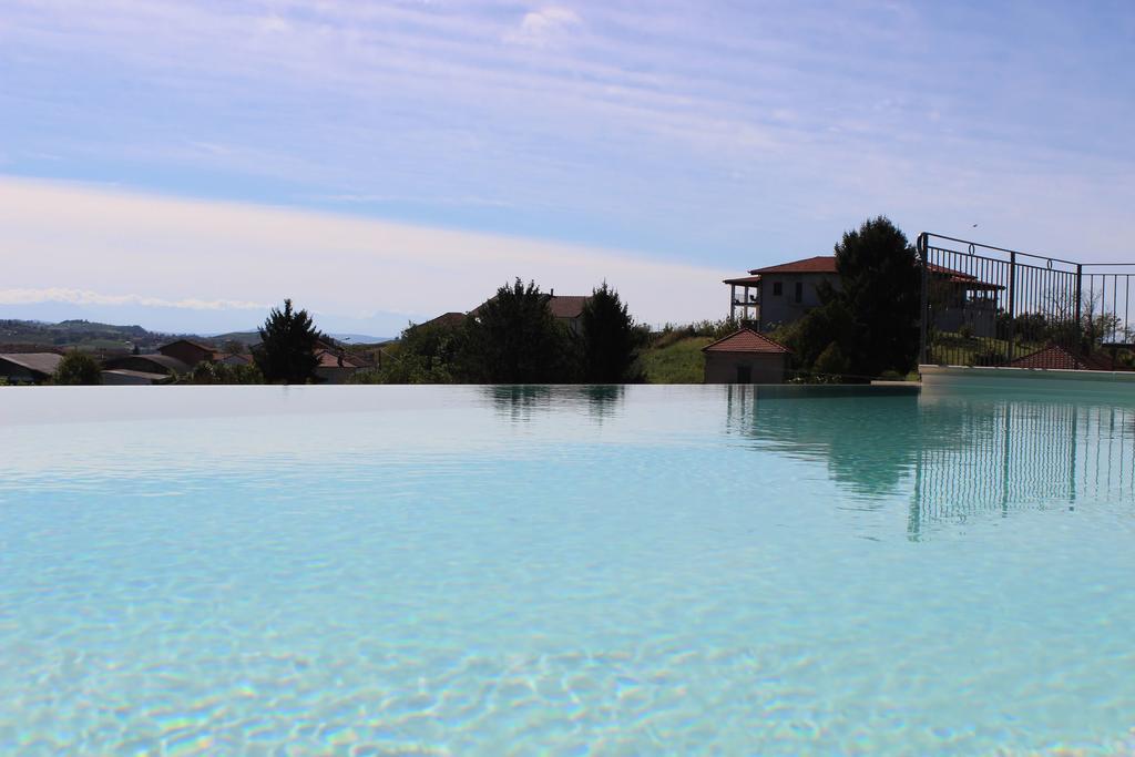 Alta Villa The Countryhouse Adults Only Boutique Bnb Vigliano d'Asti Eksteriør billede