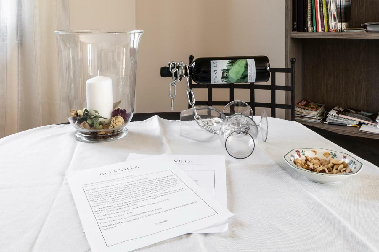Alta Villa The Countryhouse Adults Only Boutique Bnb Vigliano d'Asti Eksteriør billede