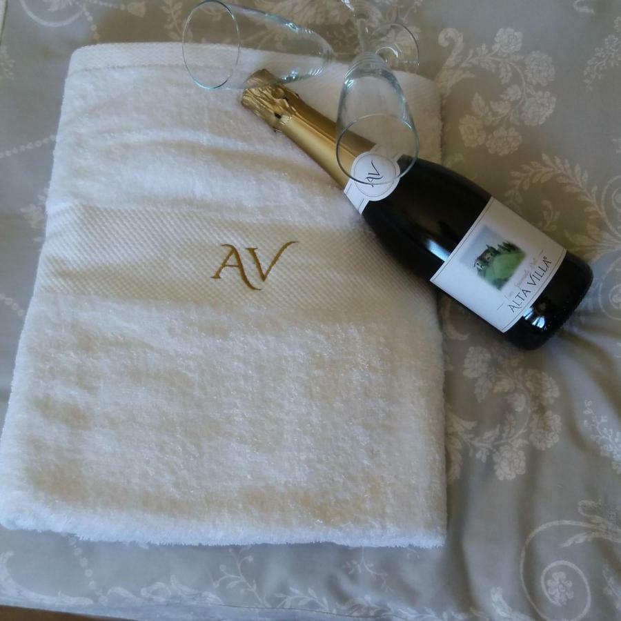 Alta Villa The Countryhouse Adults Only Boutique Bnb Vigliano d'Asti Eksteriør billede