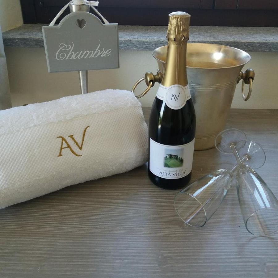 Alta Villa The Countryhouse Adults Only Boutique Bnb Vigliano d'Asti Eksteriør billede